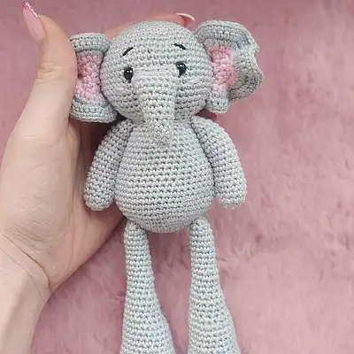 Crochet Elephant Toy 1000698